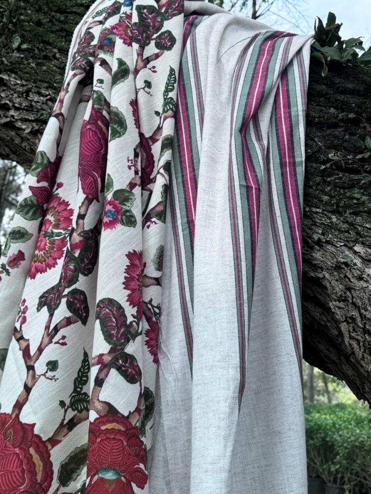 Tecido Floral Dália