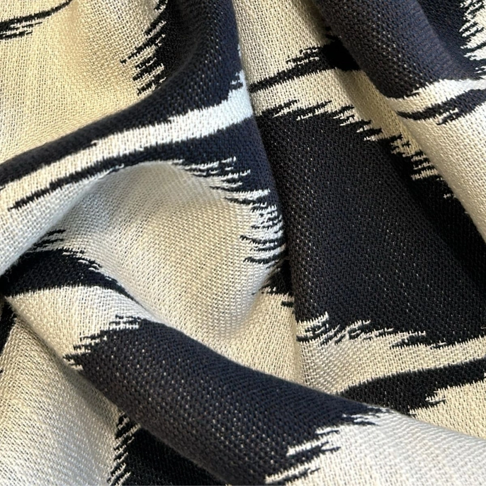 Tecido Jacquard Hawaii Black