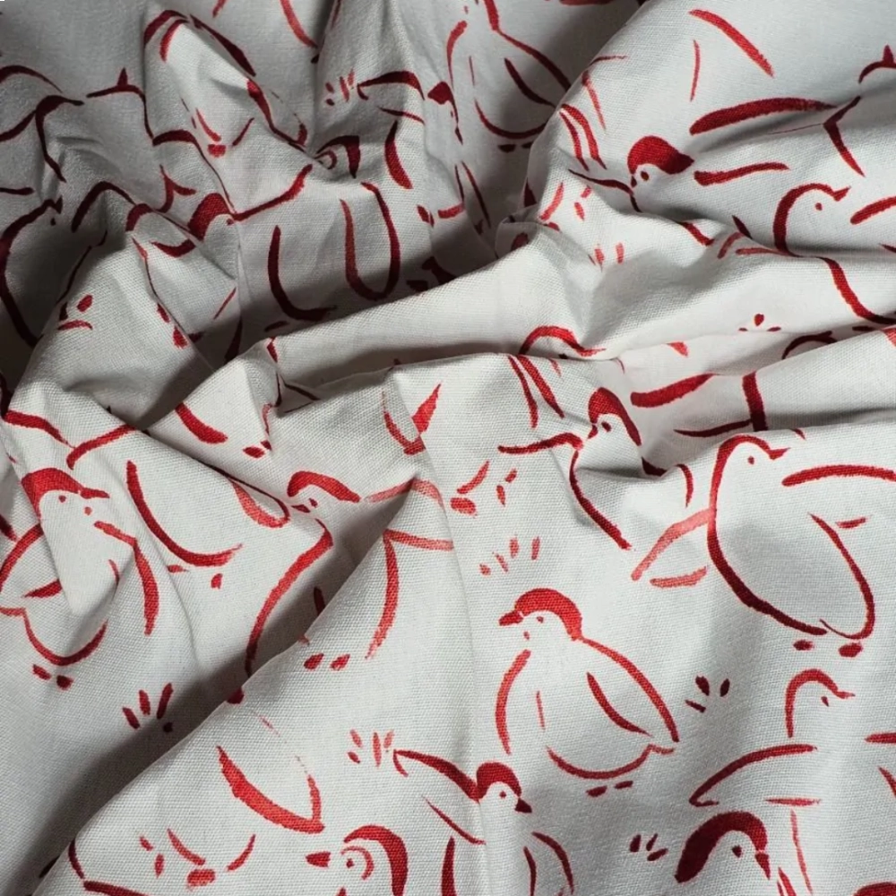 Tecido Pinguim Pequeno Vermelho